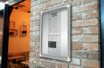 Nobo Premium Plus Schaukasten für den Innenbereich 4 x A4, magnetisch, Klapptür