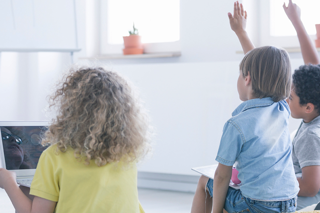 Una guía de equipos esenciales para la educación en el hogar