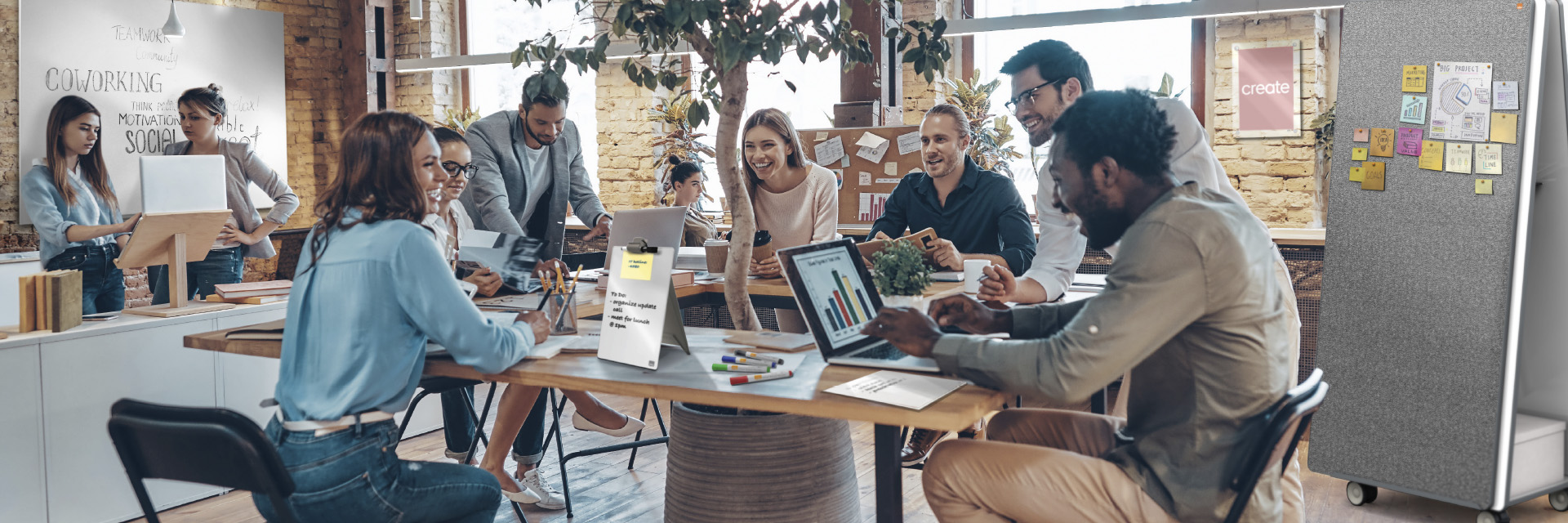 Collaboration entre employés avec les produits Nobo