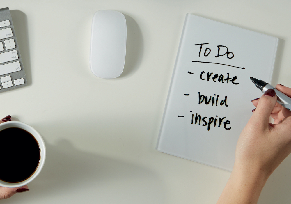 Skrivebord med Nobo mini whiteboard notesblok 